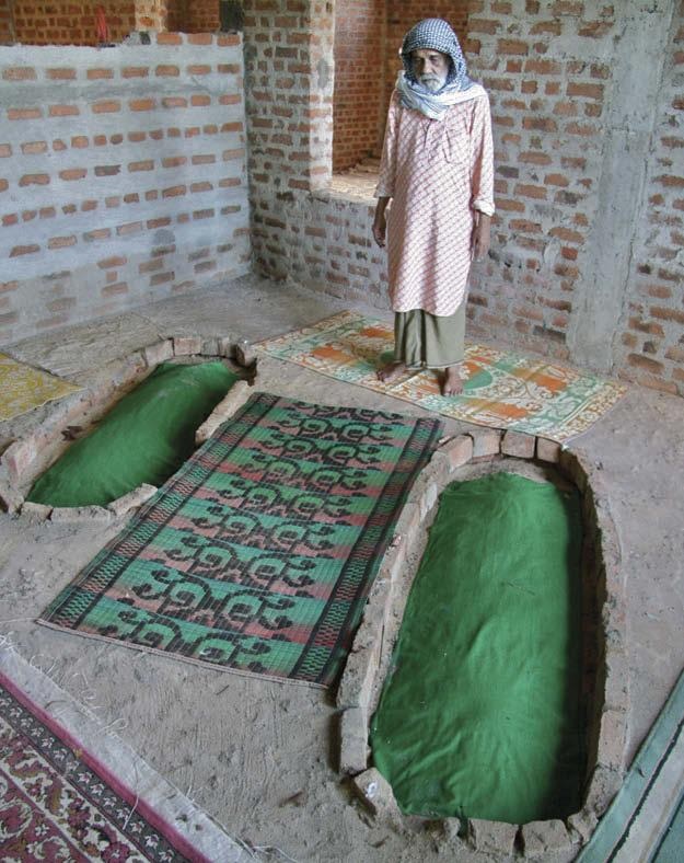 Enshrined tombs of wife and mother, under construction